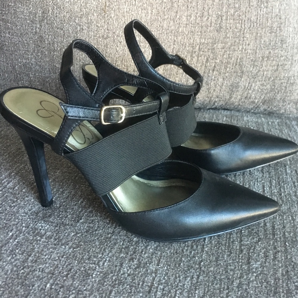 Jessica Simpson Black Pointed Toe Leather Heels
